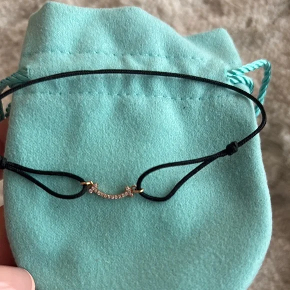 Authentic Tiffany & Co. Smile cord bracelet in rose gold and diamonds - Picture 5 of 16